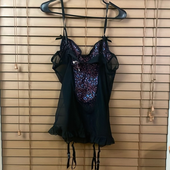 Lingerie - Picture 2 of 6